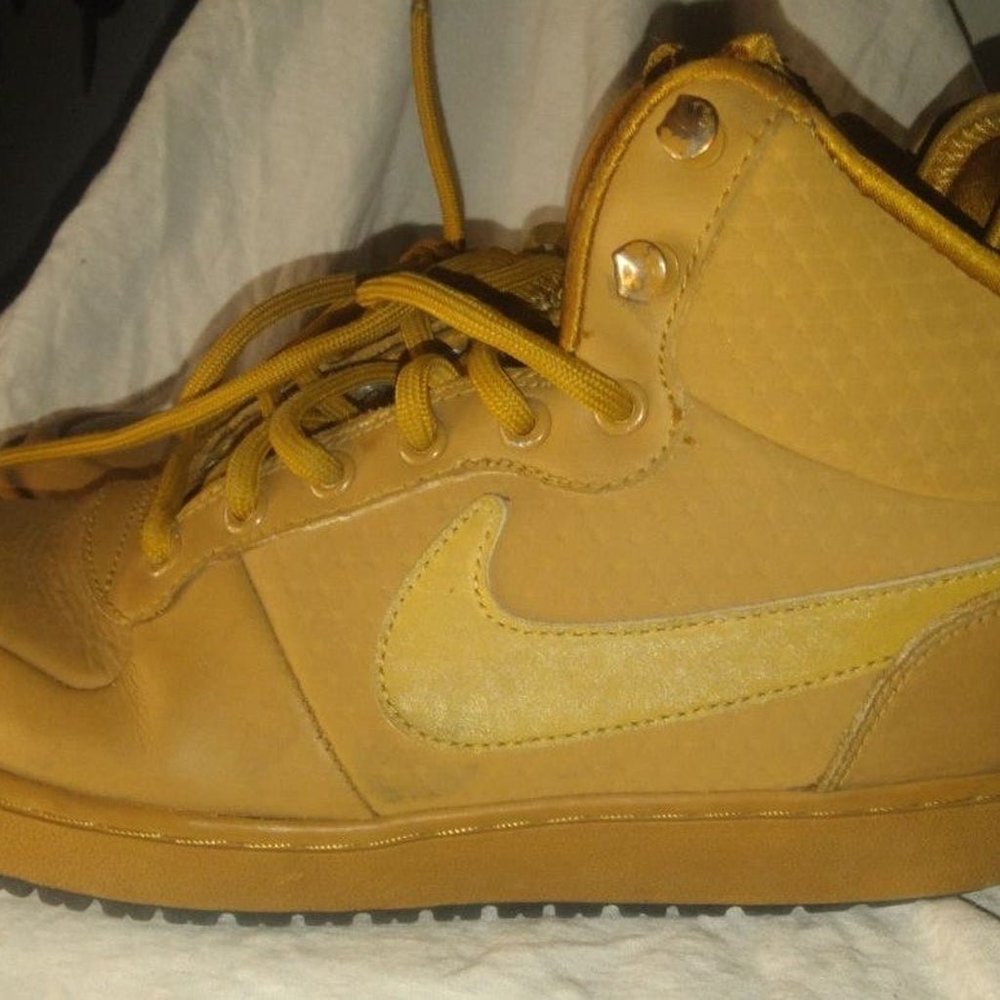 nike wheat shoes